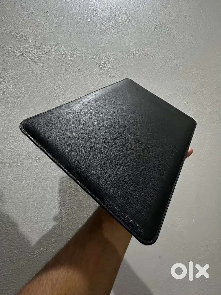 13-inch MacBook / Laptop Genuine Leather Magnetic Sleeve