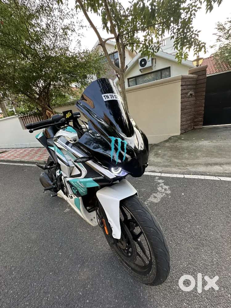 PULSAR RS200 (BS6)