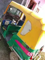 Bajaj auto CNG (1st owner)
