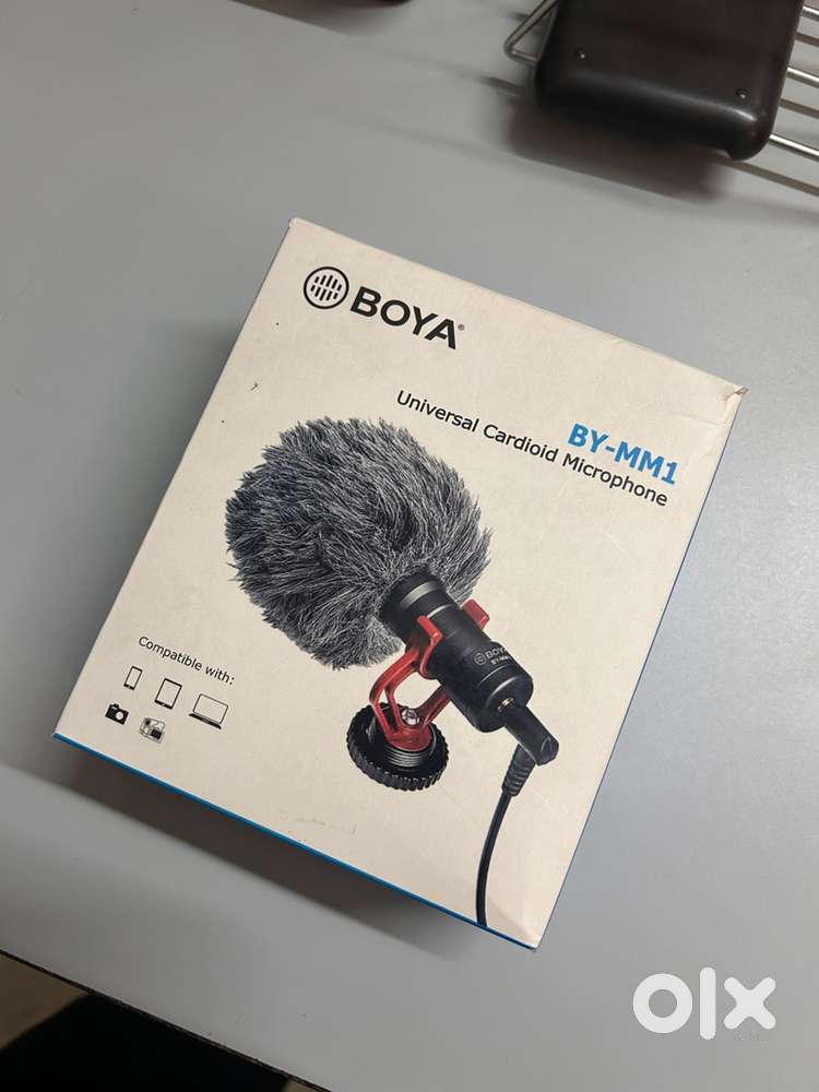 Boya BY-MM1 shotgun microphone for vlogging
