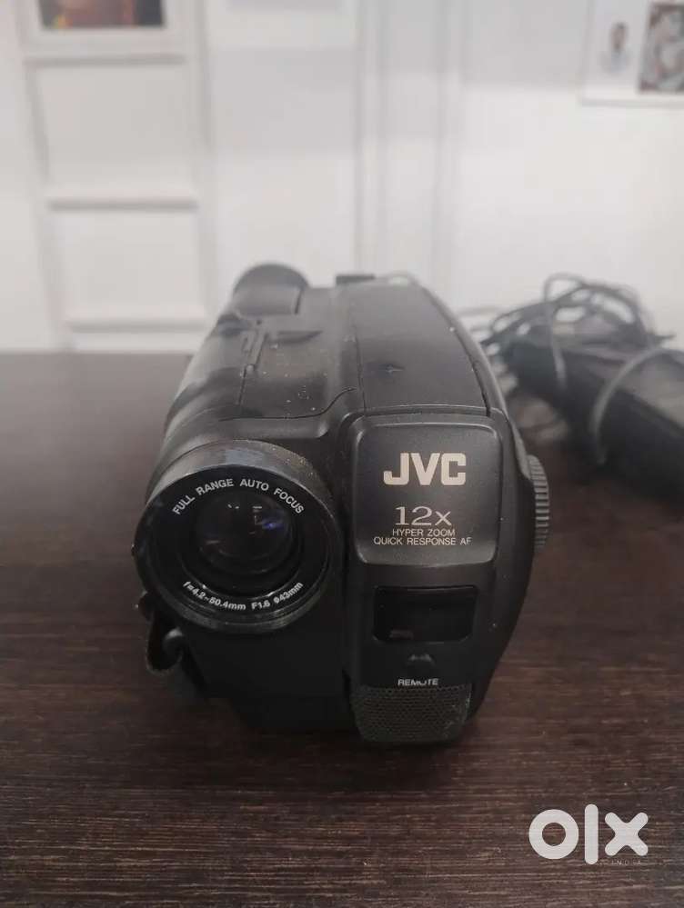 JVC Compact GR-AX350