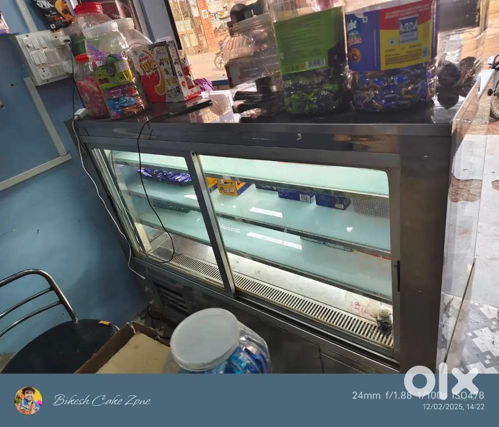 5 fit cake and mithai fridge