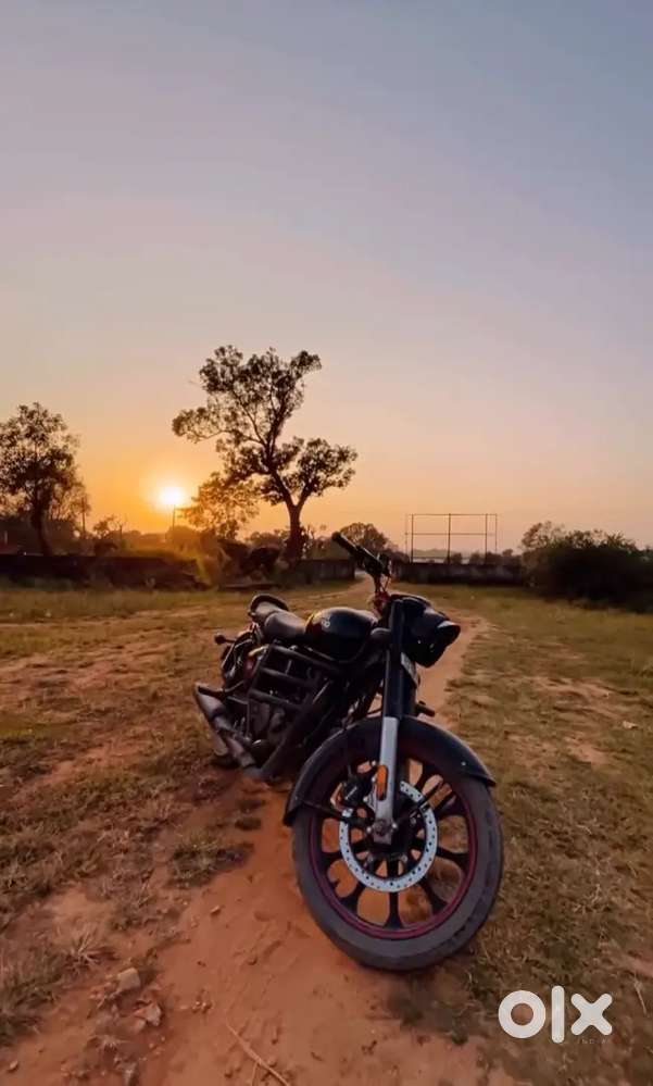 Best condition recently changed tyre fully top model