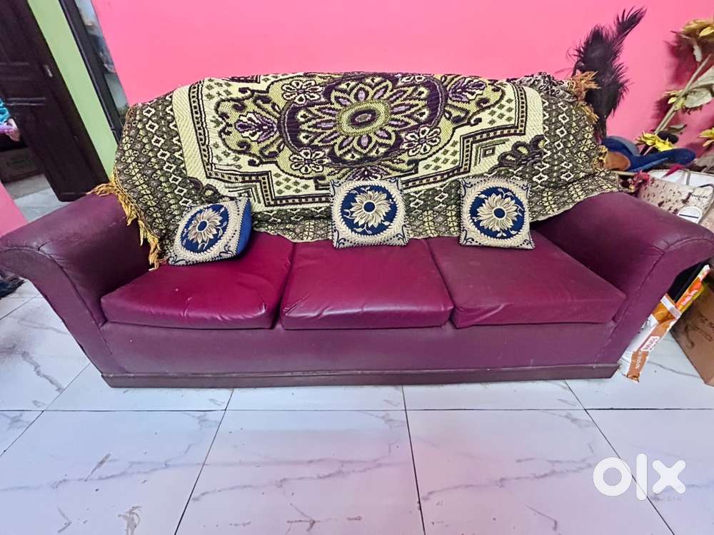 4 seater sofa in a good condition