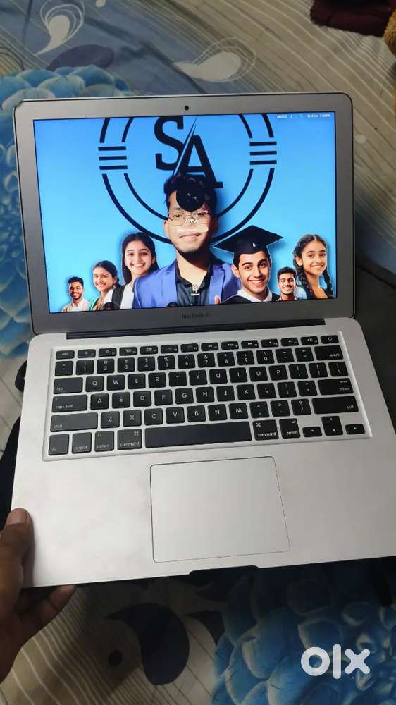 MACBOOK AIR Supper mint condition, urgent money problem
