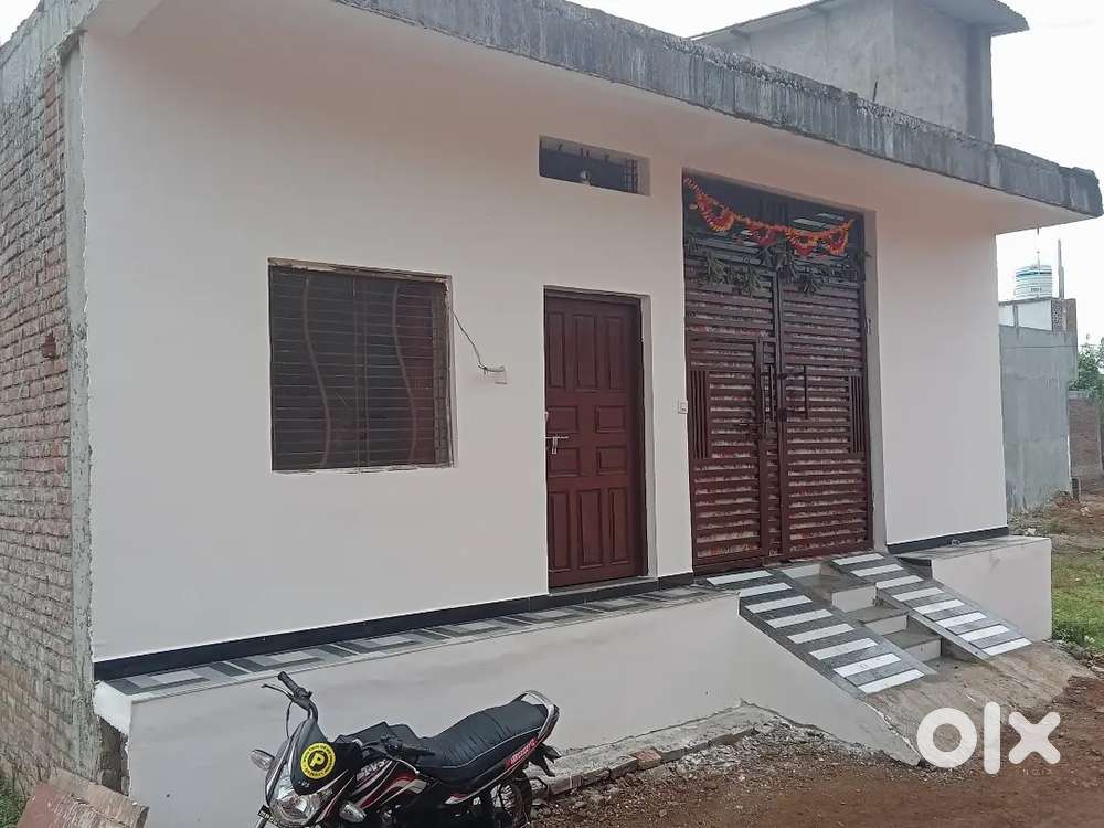 750 वर्गफीट मकान.