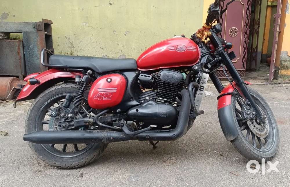 Jawa 42 retro red (limited edition) with high quality modification