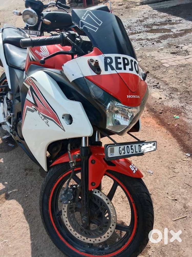Honda CBR 150R (2014)