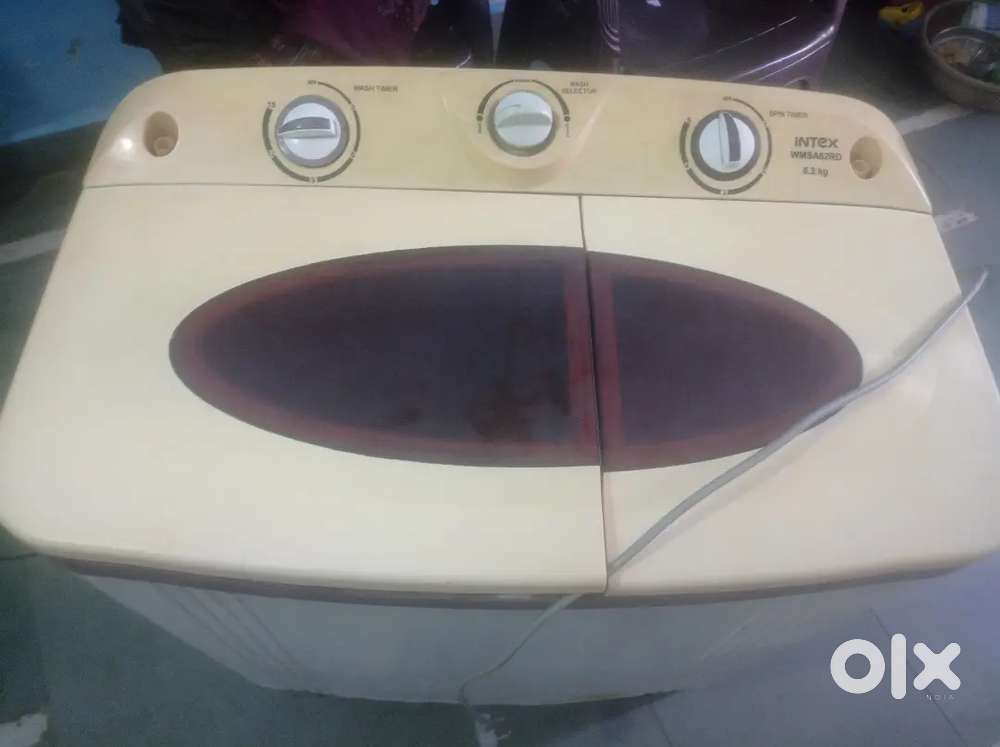 Semi automatic washing machine