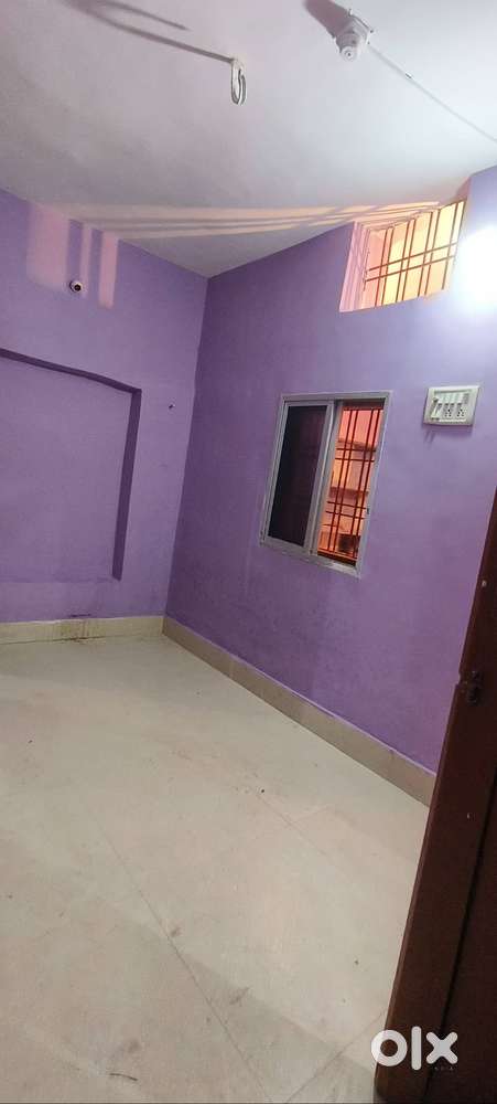 Apartment for rents fully tiled only for girls (5-6)