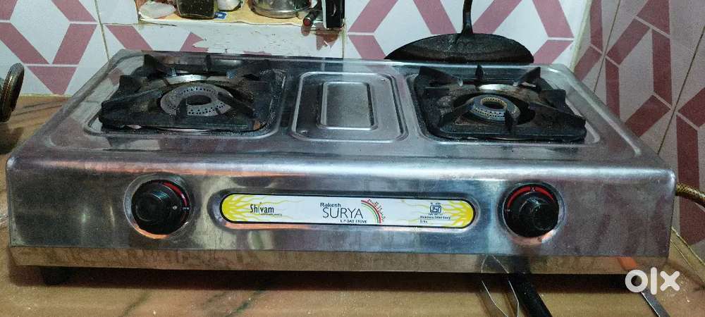 Surya Gas stove and table