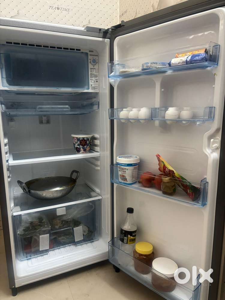 SAMSUNG Stylish Grande 183 Litres 3 Star Direct Cool Refrigerator