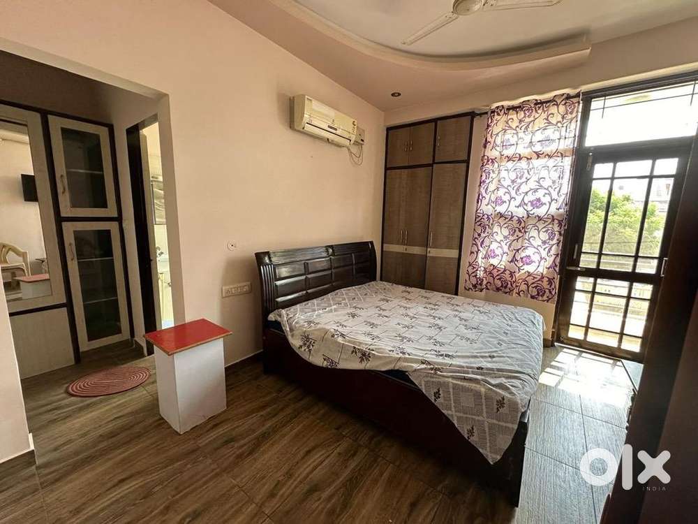 Couple friendly independent appartmrnt flats 3,2,1bhk bechlors working