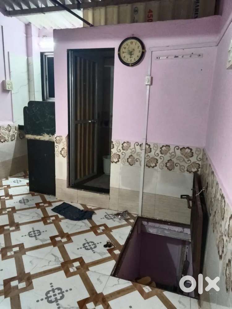 PAYING GUEST ( FEMALE ) WNATED - ROOM SHARE IN ANDHERI EAST CHAWL