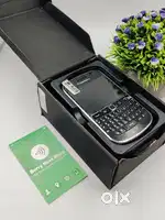 BLACKBERRY BOLD 4 9900 - NEW DEVICE WITH GENUINE BILL AND INVOICE.