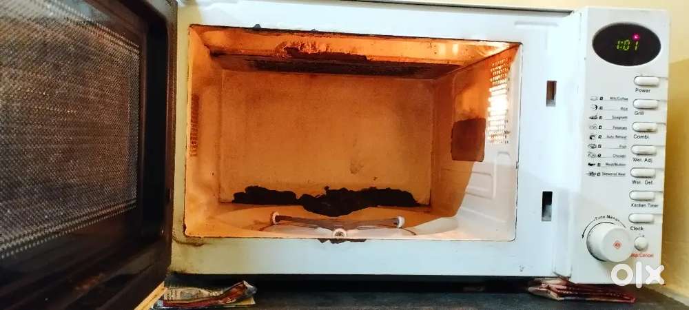 20 L Bajaj Microwave oven good condition