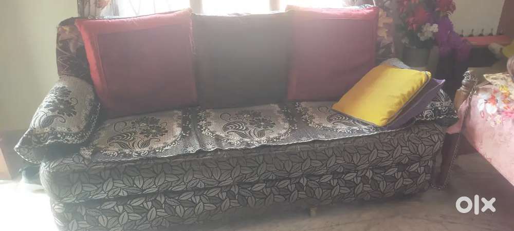 Sofa set with center table