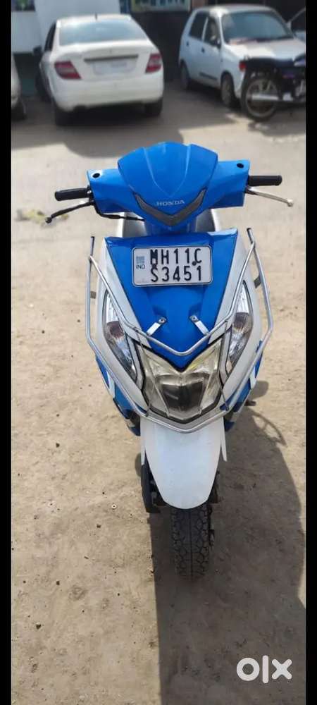 Honda Dio bs4 2019 sowroom candekshan single owner insurance on