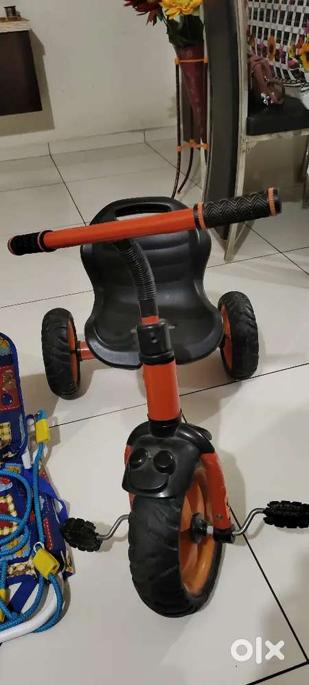 વેચવાનું છે નાના બાળકો માટે સાયકલ, હિંચકો, ખુરશી અને બાથ ટબ