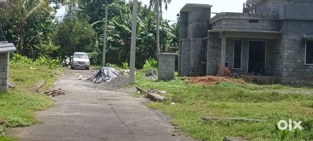 ANGAMALY, MOOKKANNOOR, 5 CENT, 3 BHKn WITH ATTACHED,, ONLY 2500000/