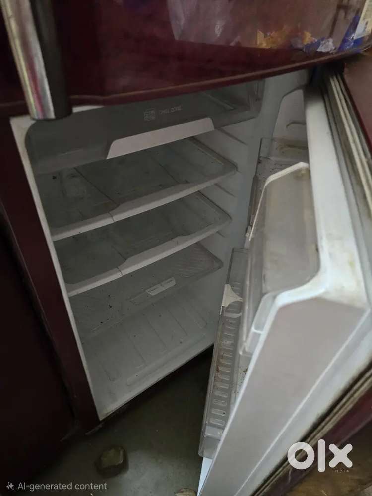 फ्रिज विकणे आहे