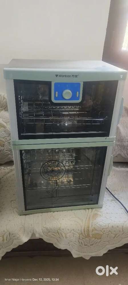 Sanitizer machine for sizzer and towels