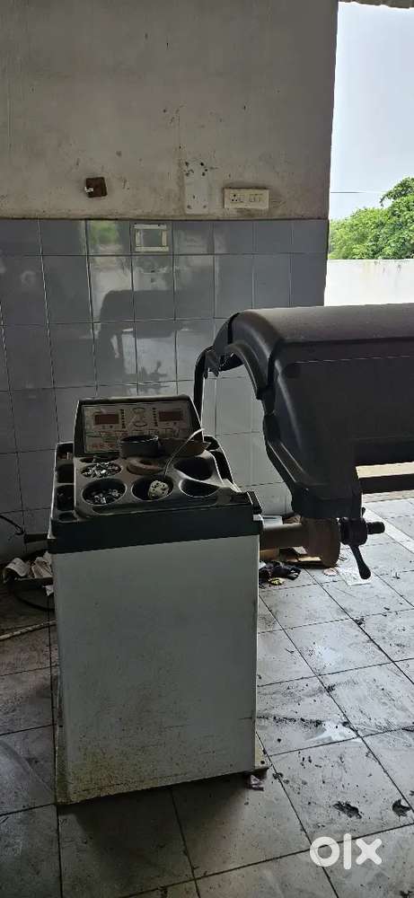 Wheel aleyment missionary & Wheel balancing & Tyre changing missionary