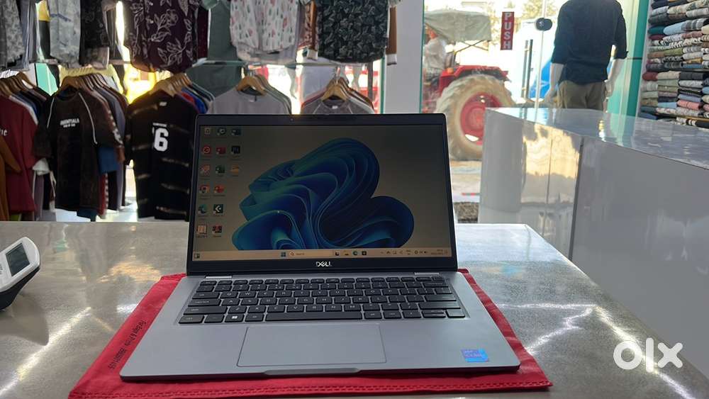 Dell latitude 5330 intel core i7 12 gen