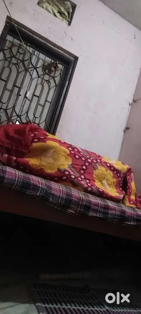 REQUIRED A ROOM MATE