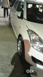 Maruti Suzuki Swift white Colour