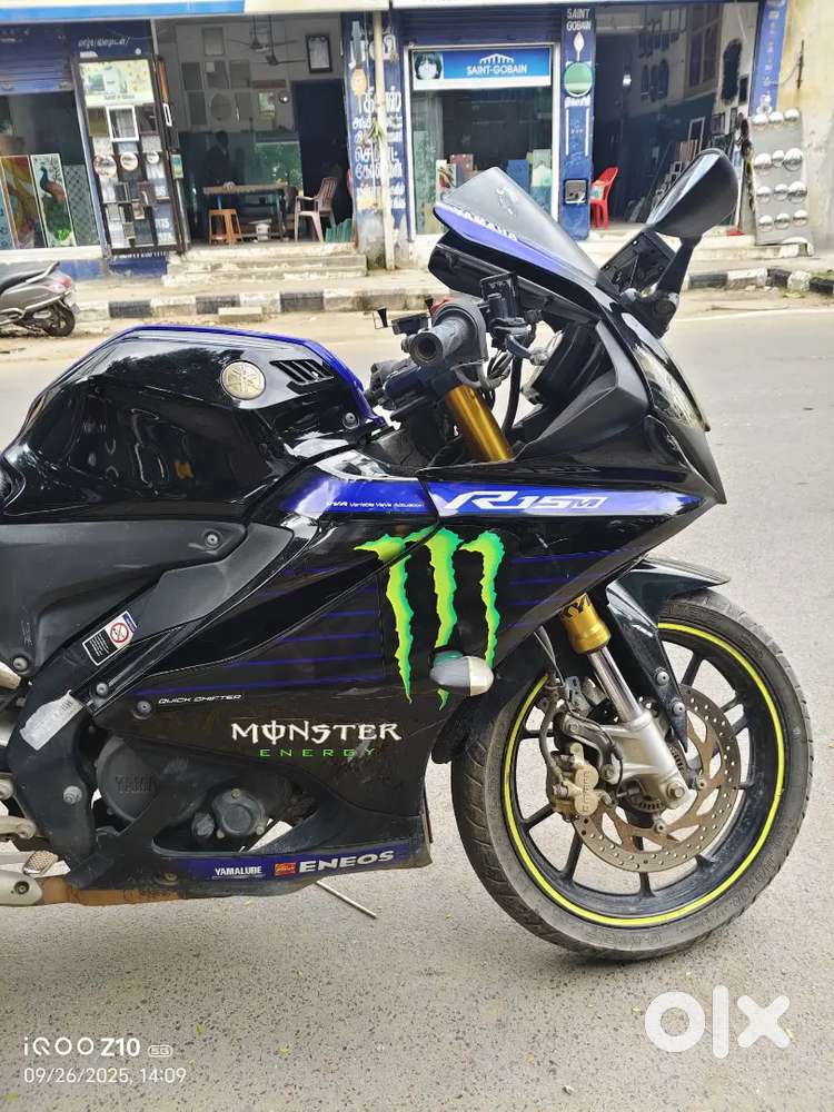 Yamaha R15 v4 Monster