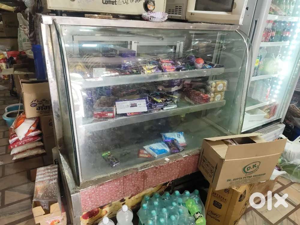 Cake fridge