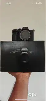 Sony Alpha ILCE-7M4 Full-Frame Sigma 85mm 1.4 DGDN ART LENS Box Pack