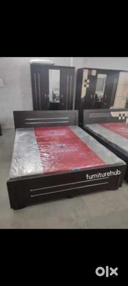 Bedroom furniture combo £0927
