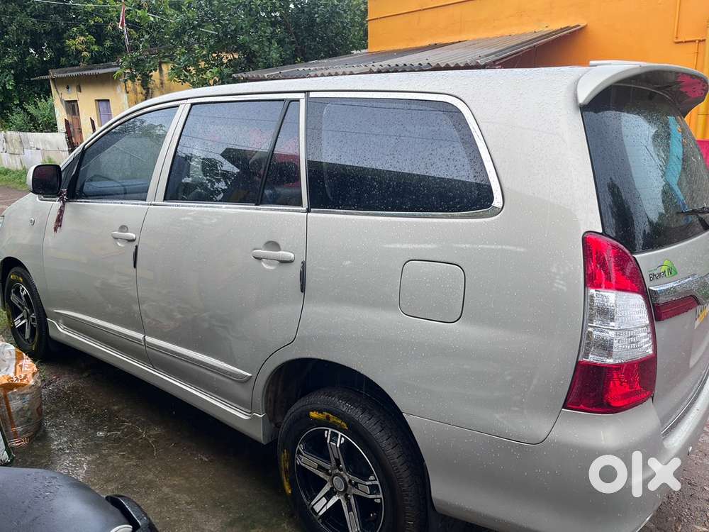 Toyota Innova 2015 Diesel Well Maintained