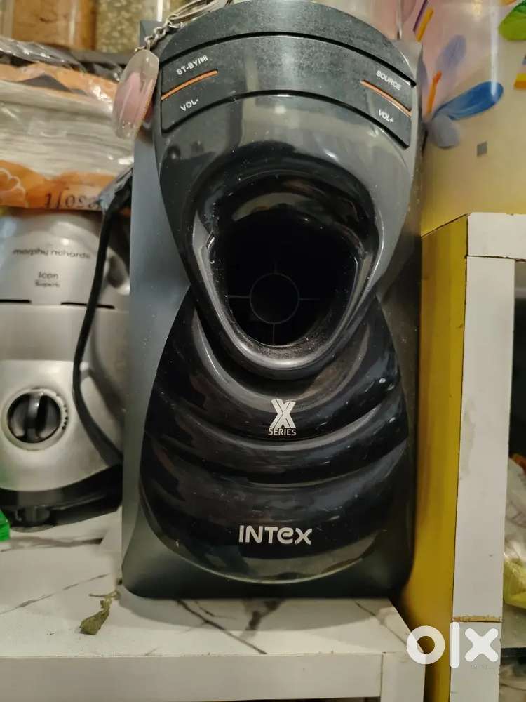 Intex music deck with radio fm and 4 speakers