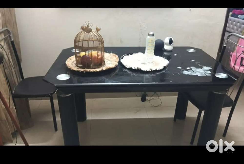 Dinning table with 4 chairs