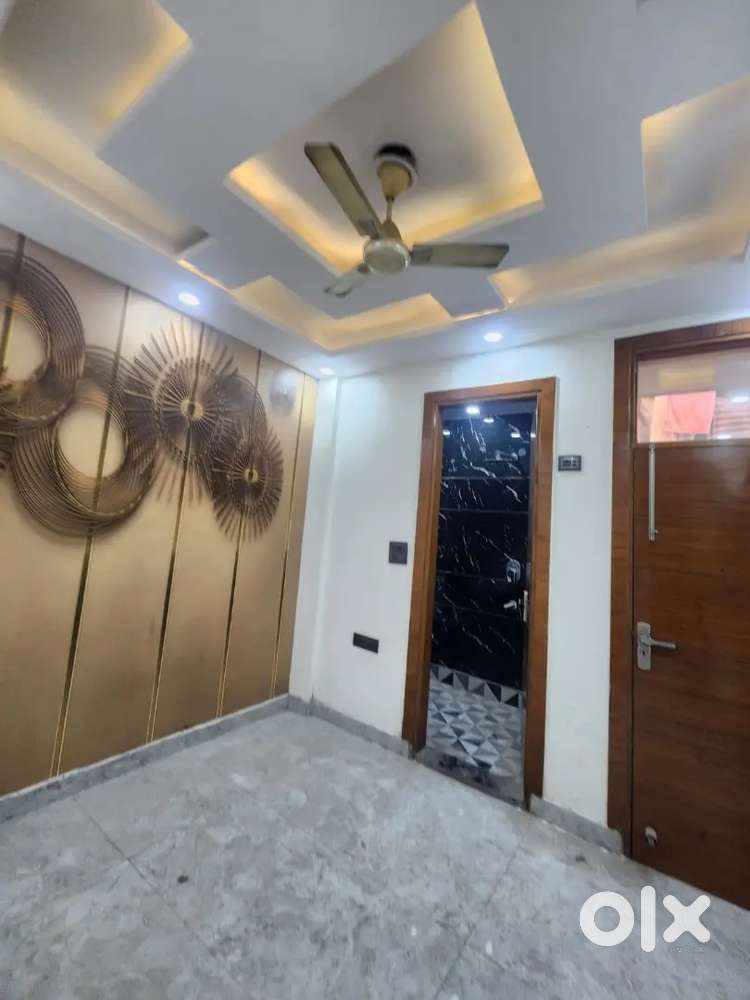 2 bhk upper ground floor with lift car parking in prime location