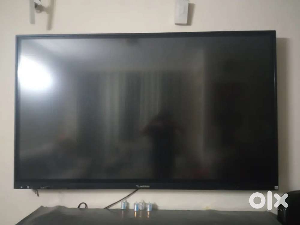 75 inches Hitachi smart TV andriod 14