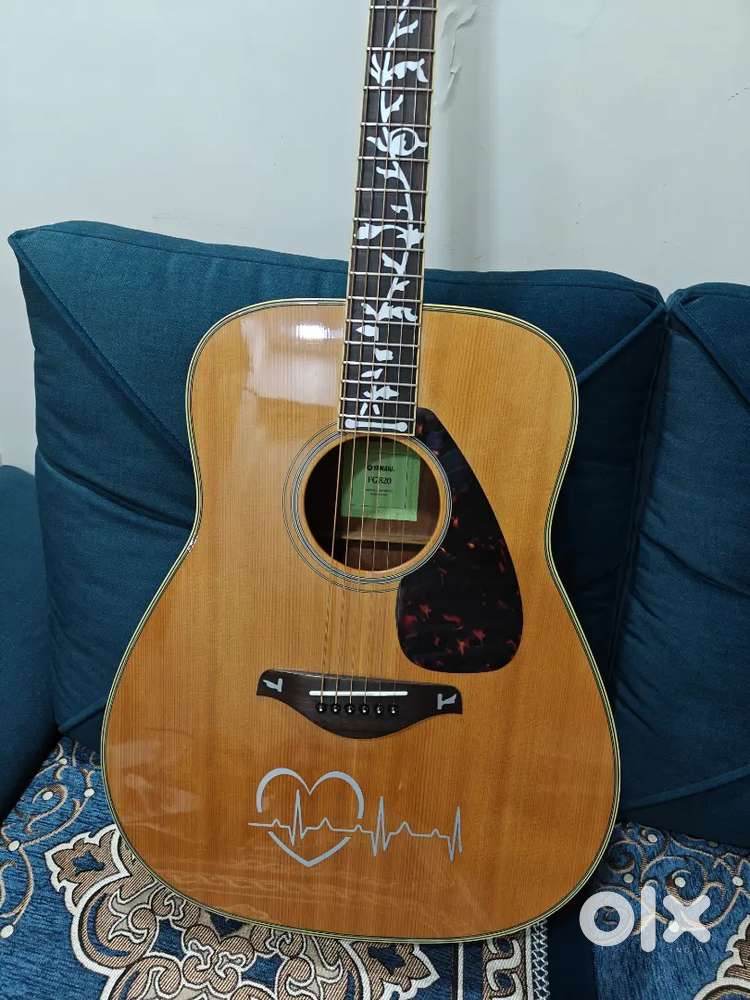 Yamaha FG820 Acoustic Guitar with Padded Bag