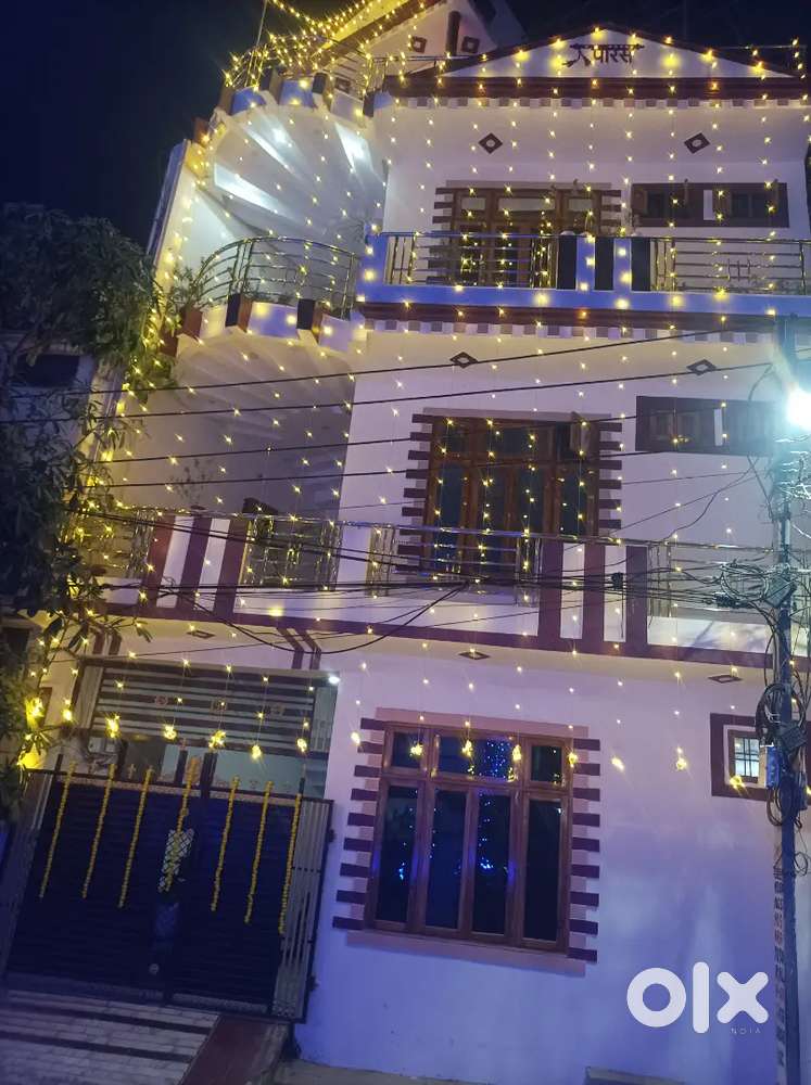 One room set available in jankipuram saraswati puram near mulam tiraha