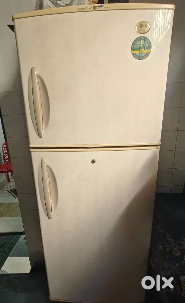 LG fridge double door.. excellent condition