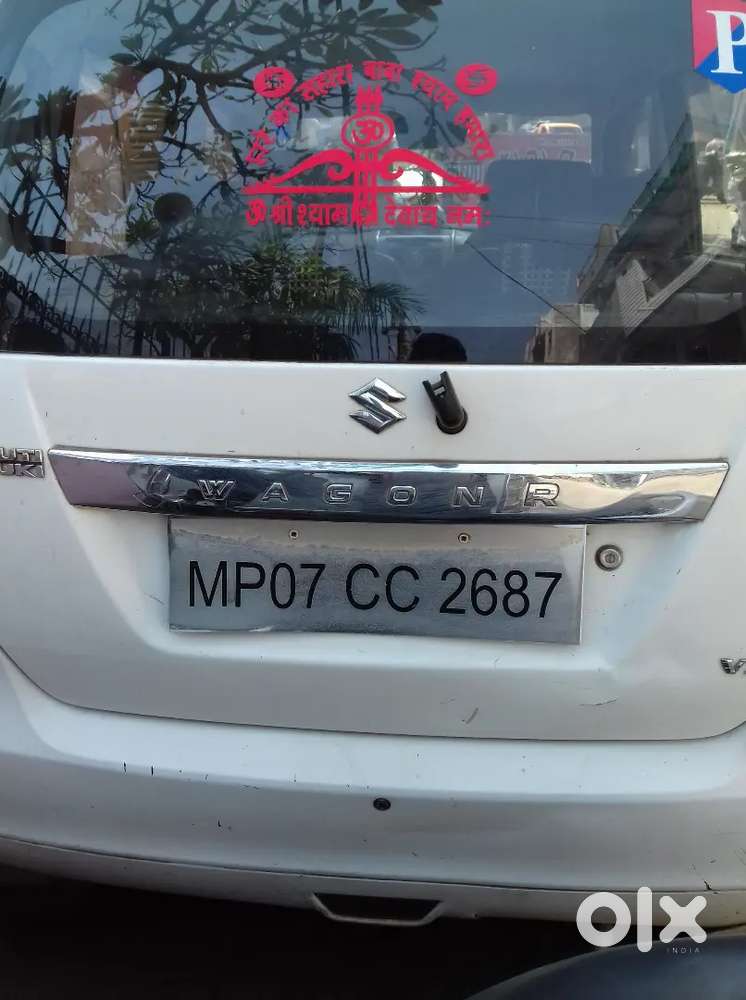 Top Model hai, Alloy wheel lagi Hai 14 ki, LED and back camera bhi h