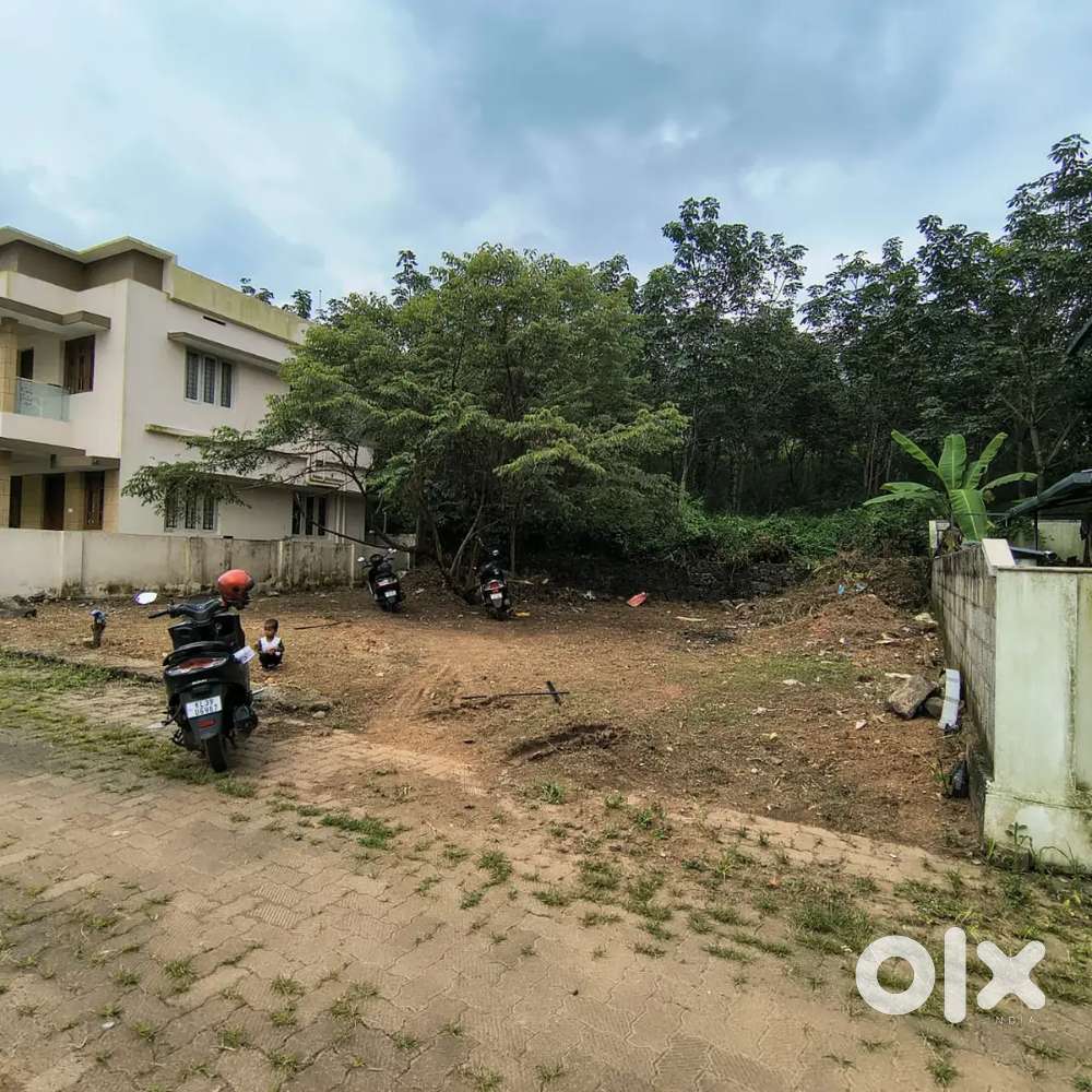 ARAKUNNAM RESIDENTIAL HOUSE PLOT- 5