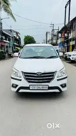 Toyota Innova 2.5 VX 8 STR, 2015, Diesel