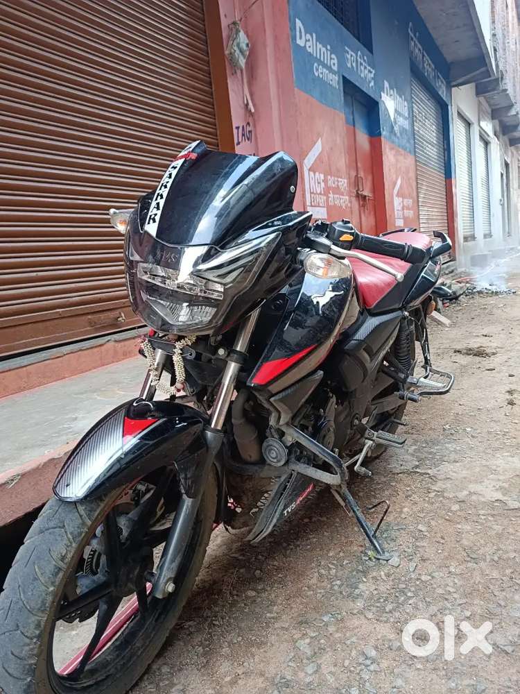 Apache RTR 160 black colour good condition brand new only 21000 runnin