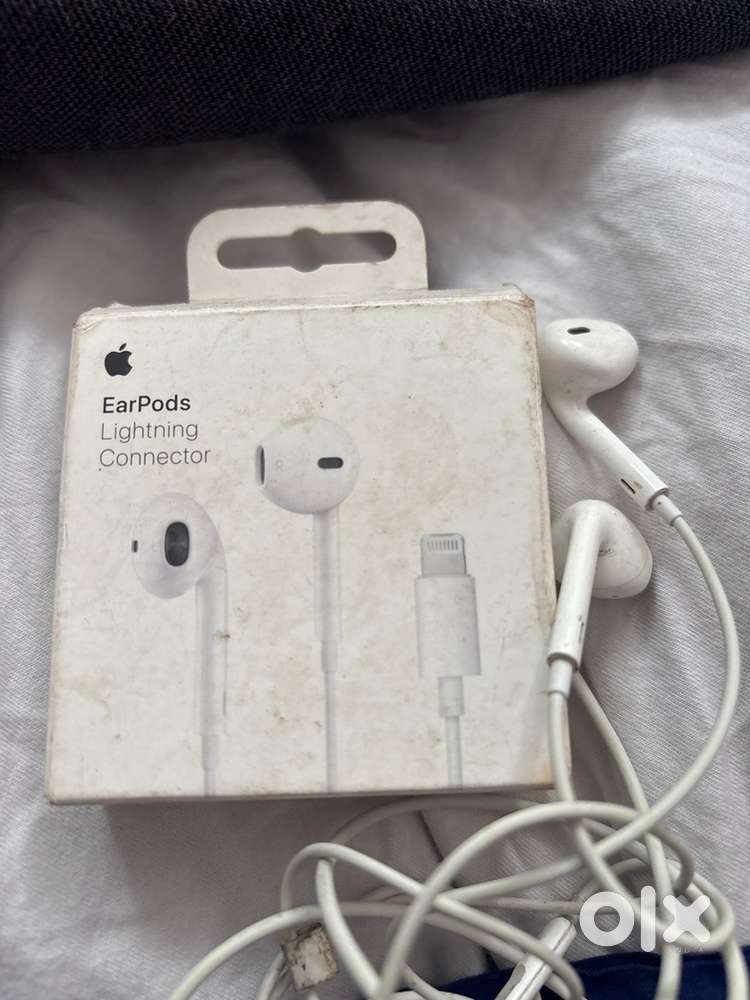 Apple wired earphones  Iphone 10, 11, 12, 13, 14