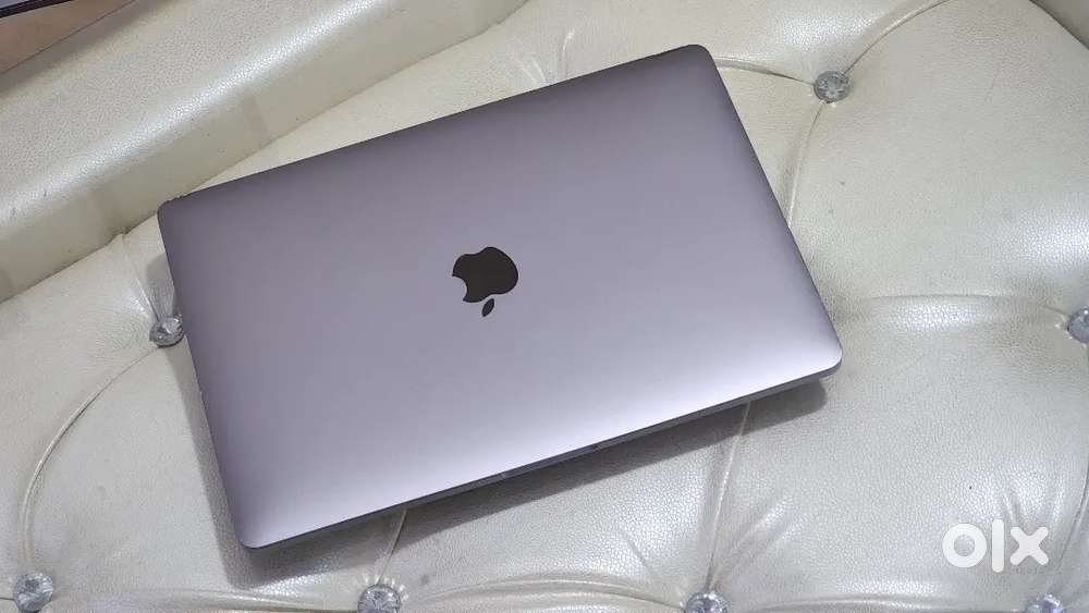 M1 Apple Macbook Pro 16GB Ram 256gb Apple SSD 2022Mfd 13inch