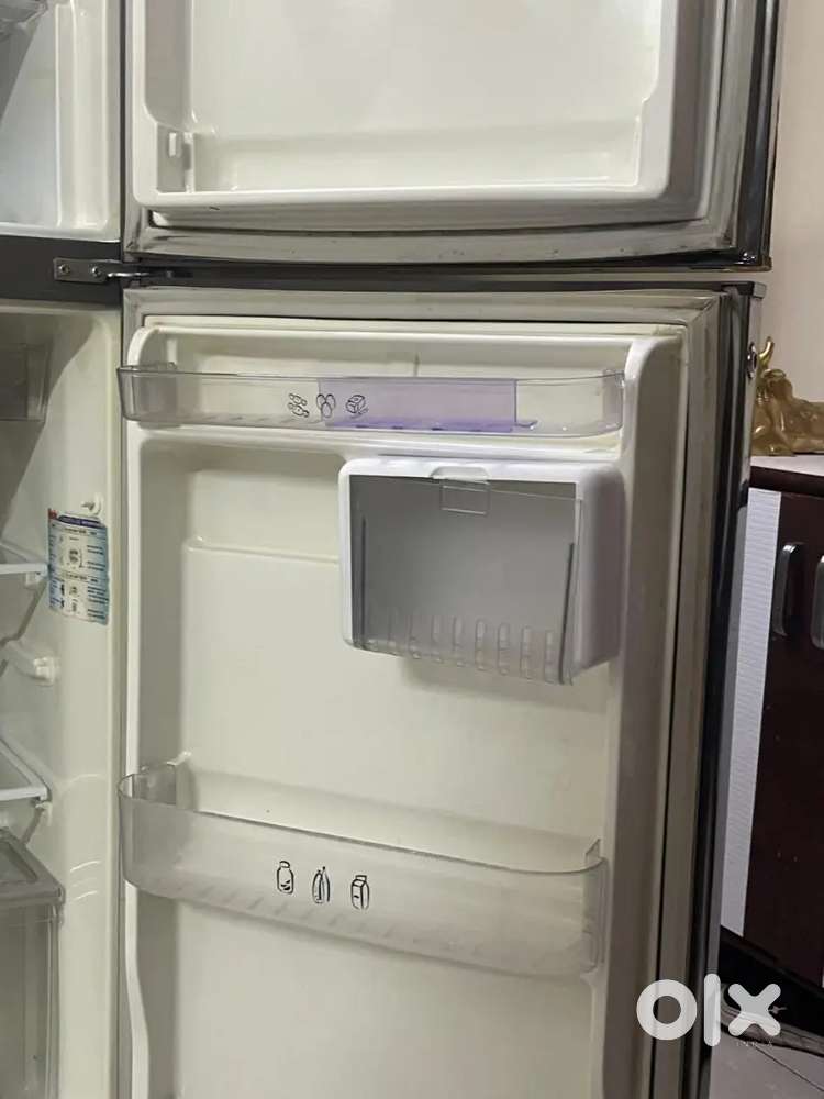 Whirlpool 320 litre Fridge