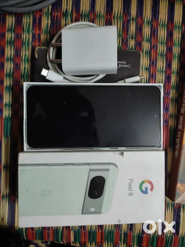 Google Pixel 8, 128GB, 11 Month old.
